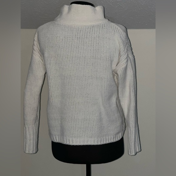 Women’s Philosophy winter white sweater loose turtleneck - Picture 10 of 11